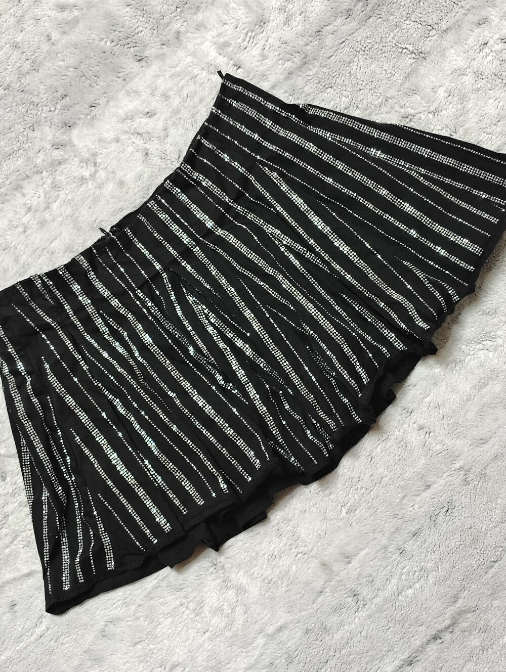 AKIRA Label Onto The Next Embellished Pleated Mini Skirt Women's Large Black - Picture 4 of 11